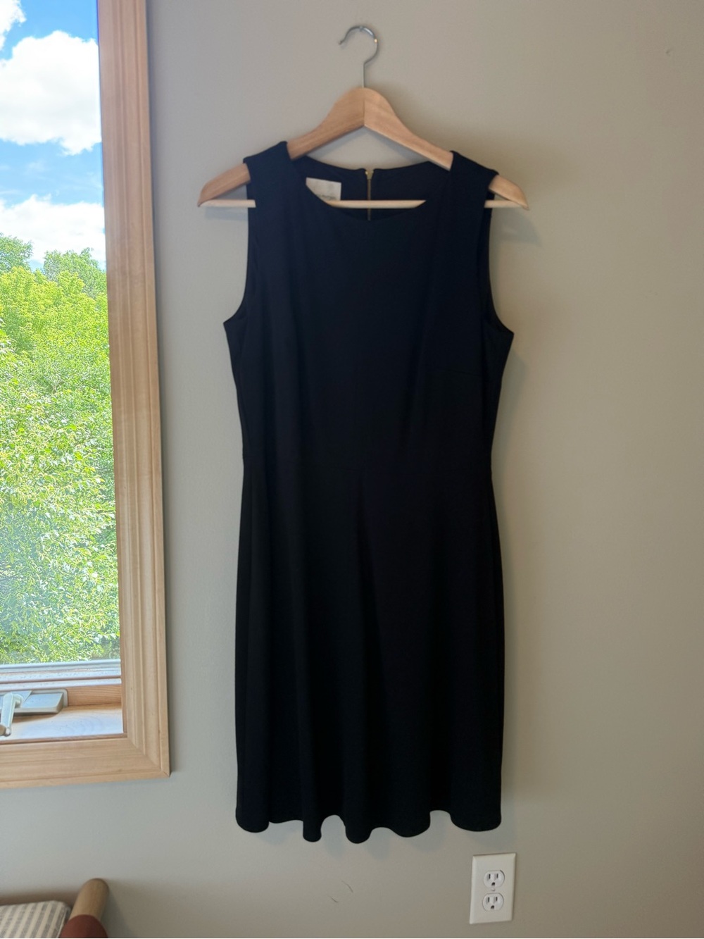 Classic Black Sleeveless Sheath Dress